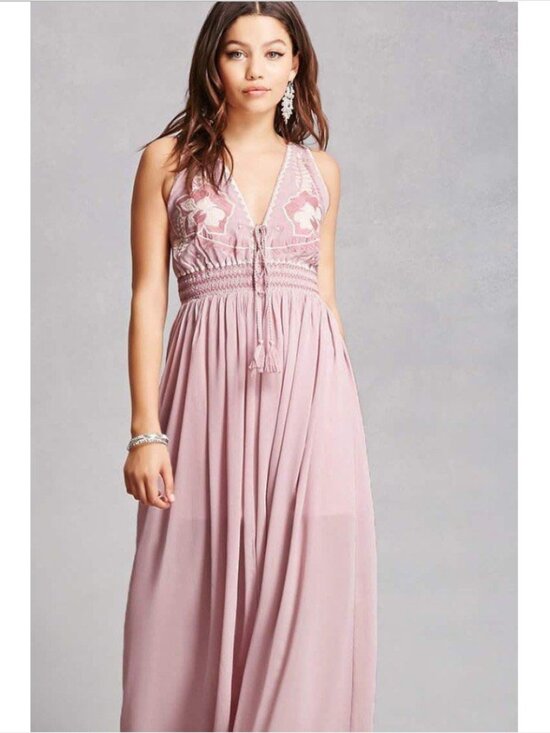 Soieblu Dresses & Skirts - Soieblu Embroidered Maxi Dress in Tea Rose size small